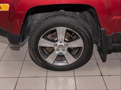 Granite Crystal Metallic Clearcoat 2016 Jeep Patriot High Altitude