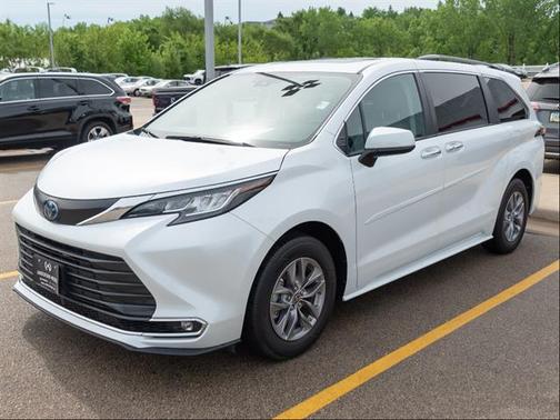 Wind Chill Pearl 2023 Toyota Sienna XLE