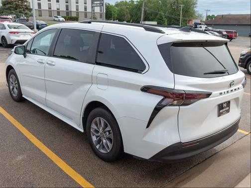 Wind Chill Pearl 2023 Toyota Sienna XLE