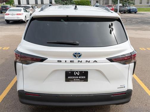 Wind Chill Pearl 2023 Toyota Sienna XLE