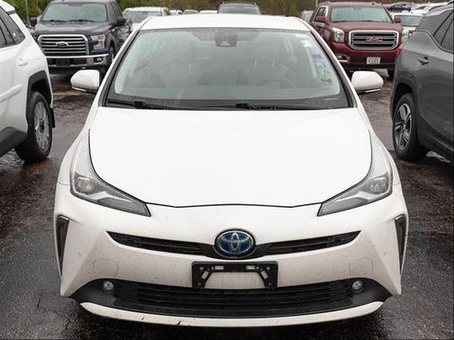 Blizzard Pearl 2019 Toyota Prius LE