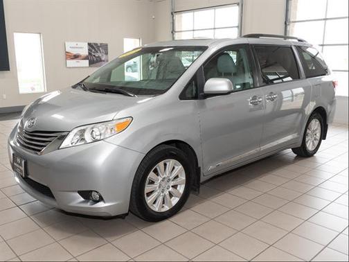 2015 Toyota Sienna XLE