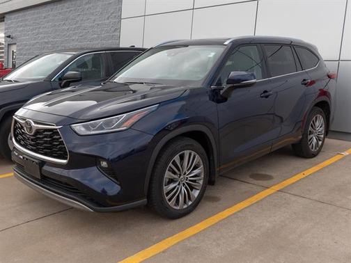 2022 Toyota Highlander Platinum