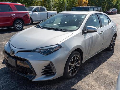 Classic Silver Metallic 2018 Toyota Corolla SE