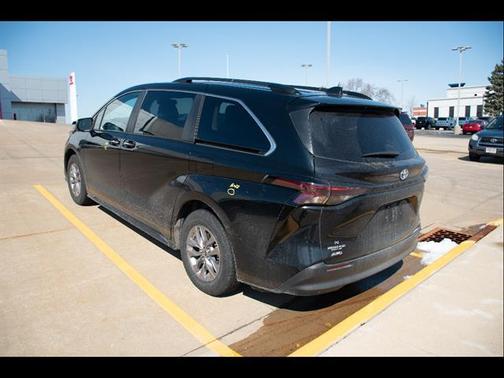 2024 Toyota Sienna XLE