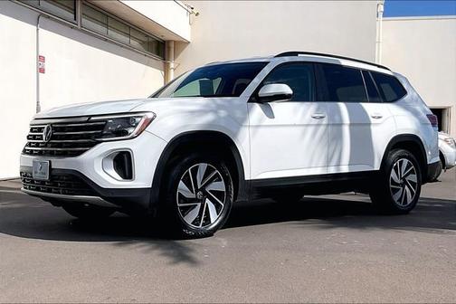 White 2024 Volkswagen Atlas 2.0T SE w/Technology