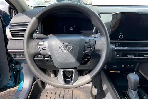 Ocean 2025 Toyota Camry LE