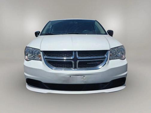 White Knuckle Clearcoat 2017 Dodge Grand Caravan SE