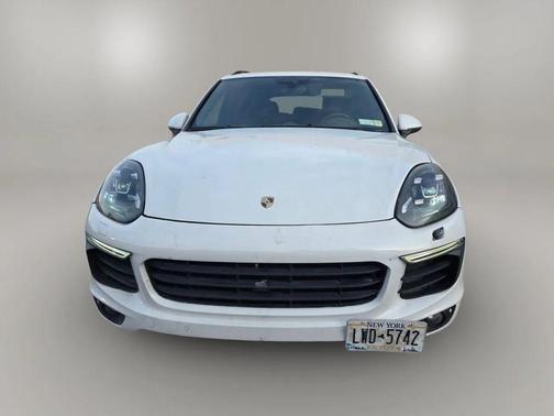 2017 Porsche Cayenne Platinum Edition