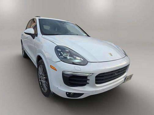 2017 Porsche Cayenne Platinum Edition