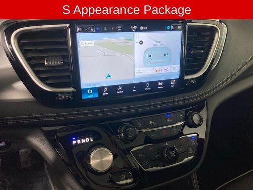 Black 2026 Chrysler Pacifica Limited