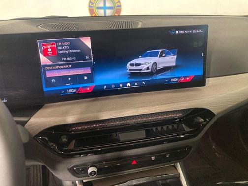 2025 BMW 330 i xDrive