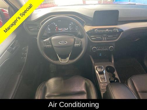 Red 2022 Ford Escape SEL