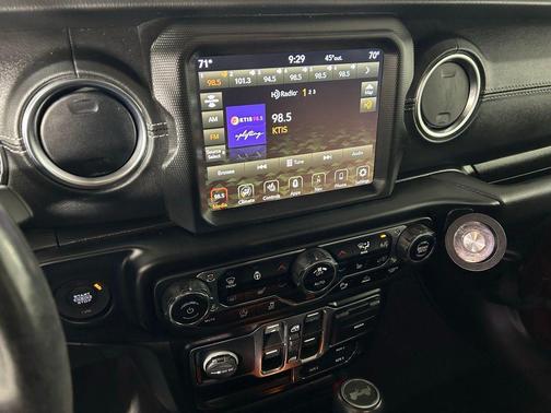 Snazzberry Pearlcoat 2022 Jeep Wrangler Unlimited Sahara
