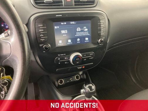 Green 2018 Kia Soul +