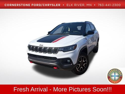 Bright White Clearcoat 2025 Jeep Compass Trailhawk