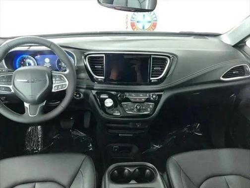 White 2026 Chrysler Pacifica Select