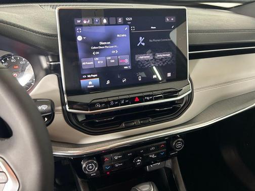 Bright White Clearcoat 2024 Jeep Compass Limited