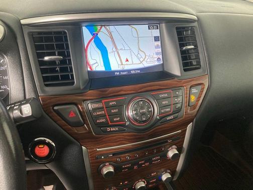 2017 Nissan Pathfinder Platinum