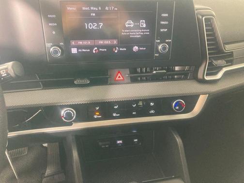 Black 2025 Kia Sportage LX