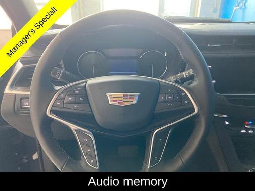 2022 Cadillac XT5 Premium Luxury