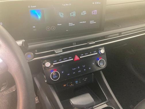 White 2025 Hyundai TUCSON SEL
