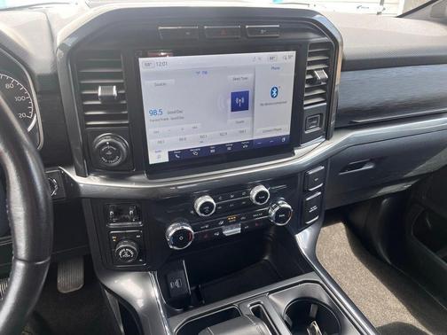 Black 2022 Ford F-150 XLT