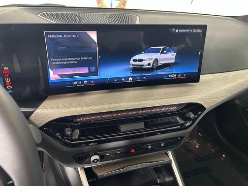 Alpine White 2025 BMW 330 i xDrive