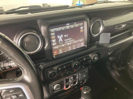 2021 Jeep Wrangler Unlimited Sahara Altitude