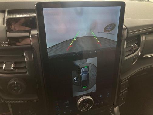 2025 Ford F-150 Lightning Platinum