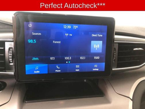 White 2023 Ford Explorer XLT