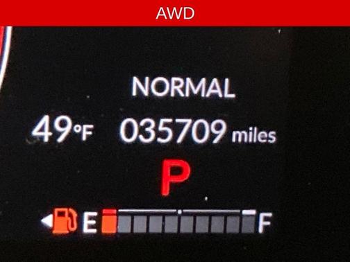 White 2024 Honda HR-V LX