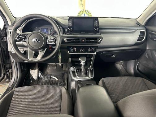 Gray 2021 Kia Seltos LX
