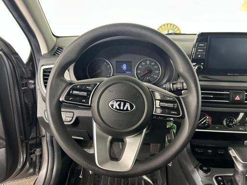 Gray 2021 Kia Seltos LX