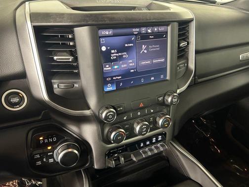 Bright White Clearcoat 2022 RAM 1500 Big Horn
