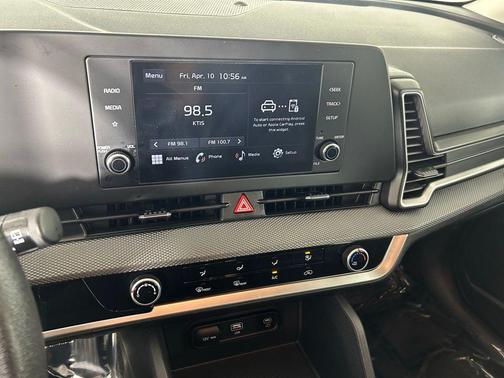 Ebony Black 2025 Kia Sportage LX