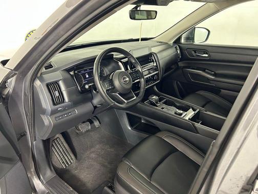 Gun Metallic 2023 Nissan Pathfinder SL