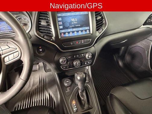 Black 2022 Jeep Cherokee Latitude Lux