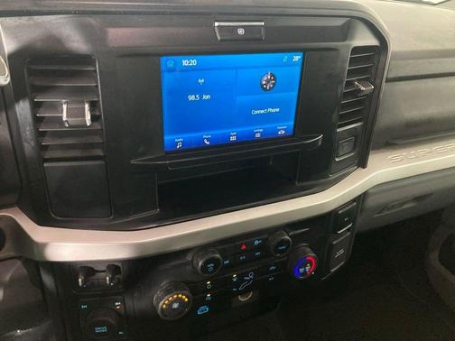 White 2025 Ford F-250 XLT