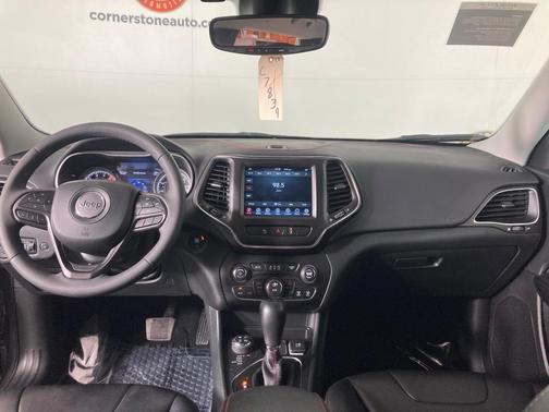 2022 Jeep Cherokee Trailhawk