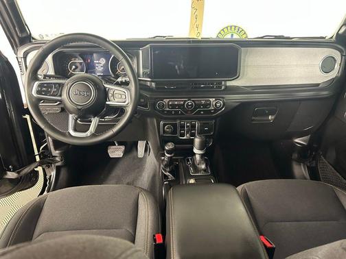 Black Clearcoat 2025 Jeep Wrangler Sahara