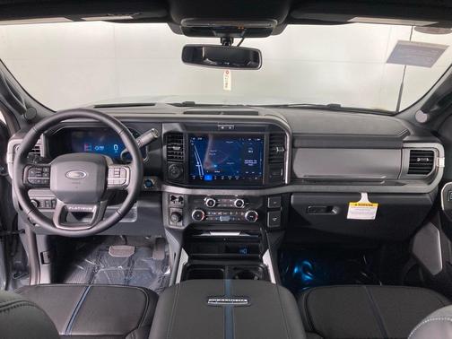 2025 Ford F-350 Platinum