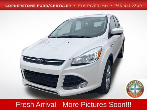 White Platinum Clearcoat Metallic 2016 Ford Escape SE
