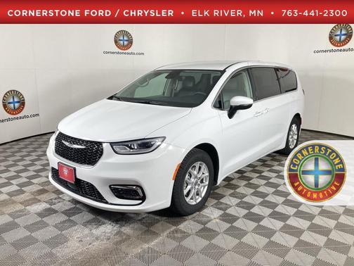 2023 Chrysler Pacifica Touring-L