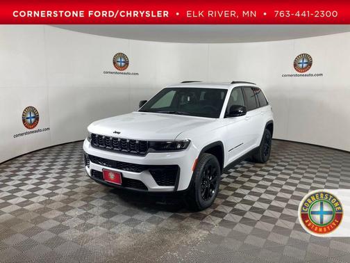 Bright White Clearcoat 2026 Jeep Grand Cherokee Laredo SUV
