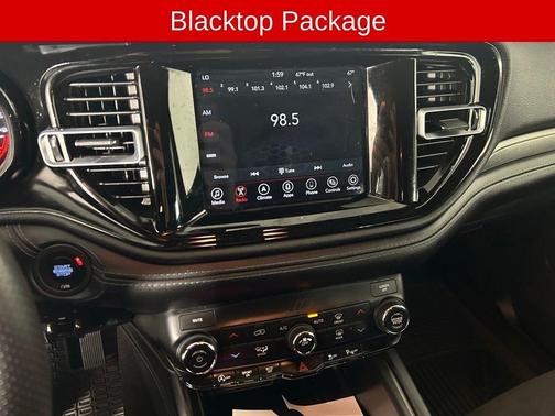 White 2022 Dodge Durango SXT