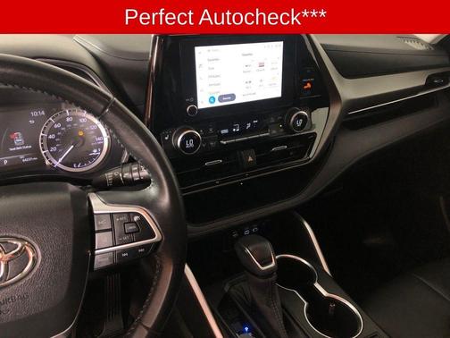 Silver 2023 Toyota Highlander XLE