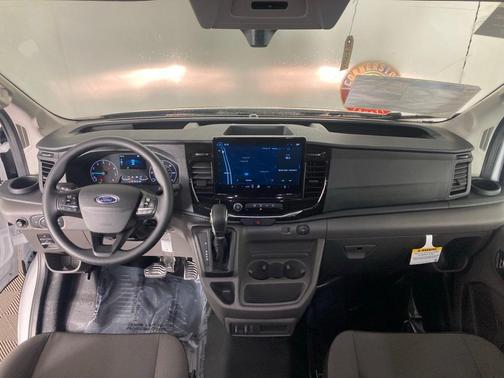 2025 Ford Transit-250 148 WB Medium Roof Cargo