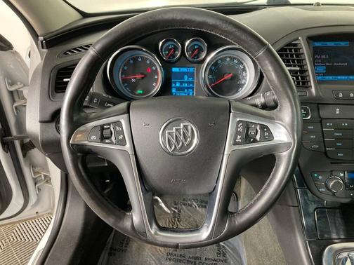 2013 Buick Regal Premium 1