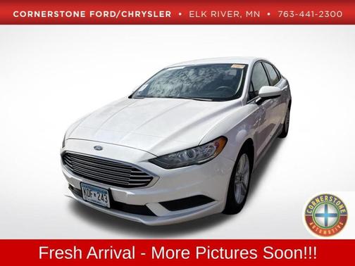 White 2018 Ford Fusion SE